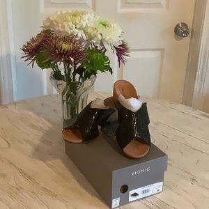 Vionic shoes. New with box. Size 8.